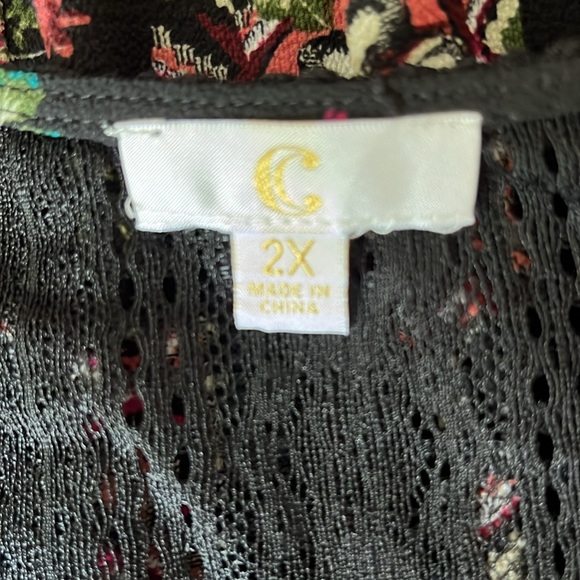 C Floral Blouse with Lace Detailing - Picture 9 of 11